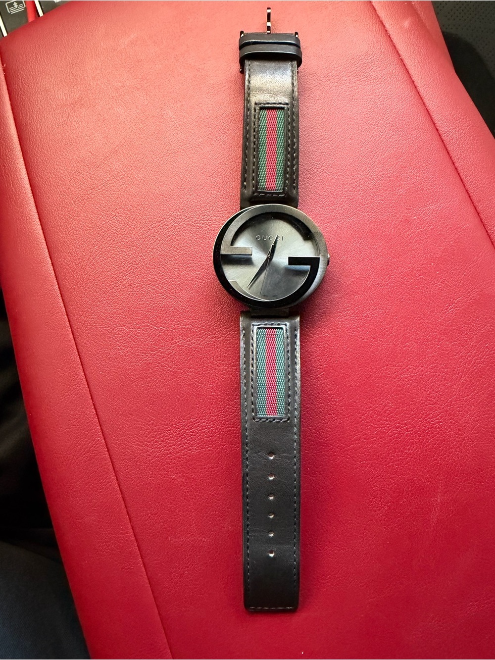 Gucci Mens 42mm Leather Watch YA133206